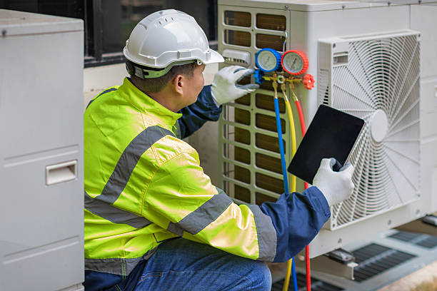 Professional Hvac technician working in Huntington Beach, CA